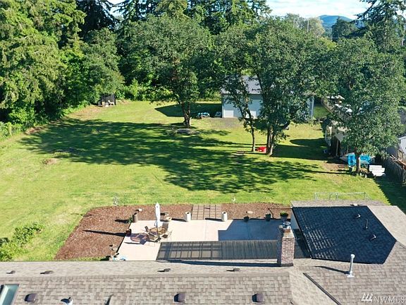 3rd image of 405 Oakhurst Dr