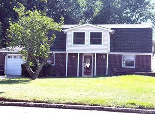 8 College Dr, Stony Brook, NY 11790