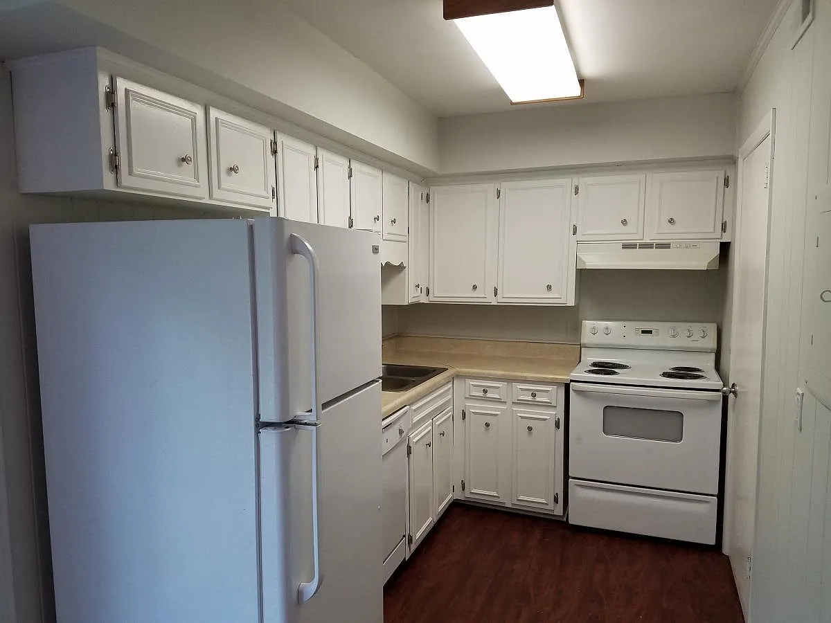 3 bed, 1.5 bath, 1092 sqft, $1,795 — Photo 2