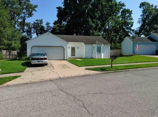 2106 Spring Hill Dr, South Bend, IN 46628