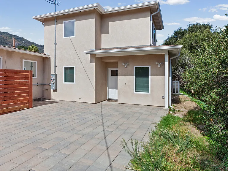 446 Luneta Dr #A — Photo 1