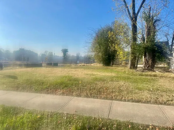 1111 S Campbell St, Hopkinsville, KY 42240