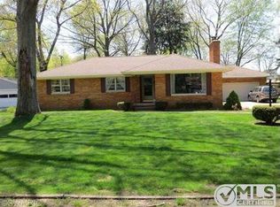 545 Wendover Blvd, Norton Shores, MI