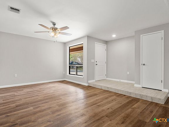5th image of 11429 Golden Oak Trl