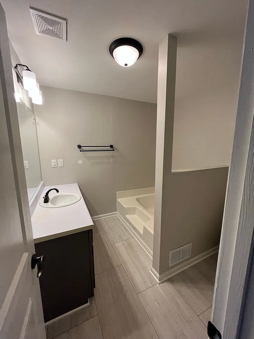 355 The Plaza - Available April 2027! — Photo 3