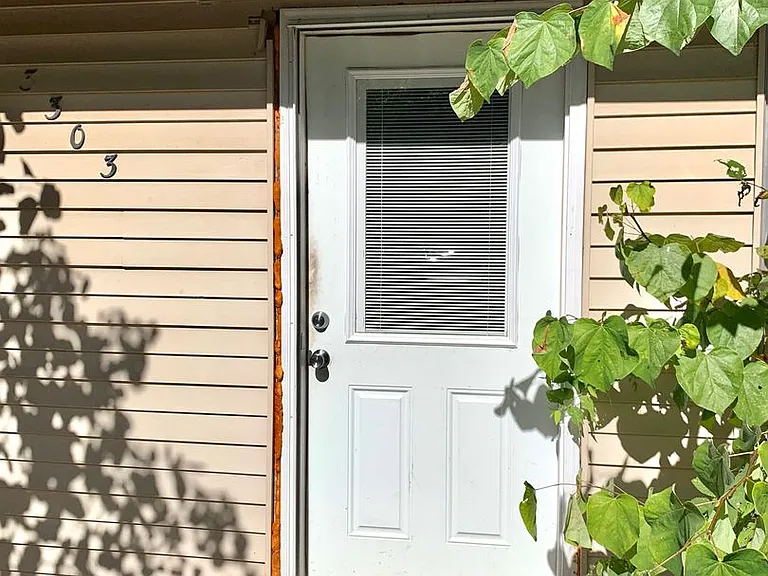 3303 N Russell Rd — Photo 8
