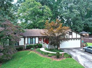 112 Royal Oak Ct, Lenoir, NC 28645