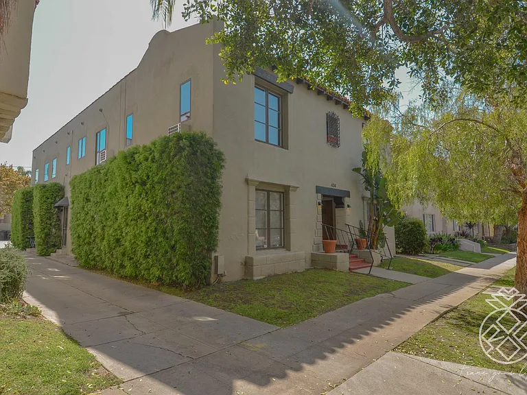 424 N Ogden Dr #6 — Photo 3