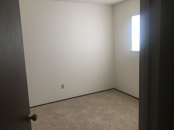 5th image of 7501 Blackthorne Way