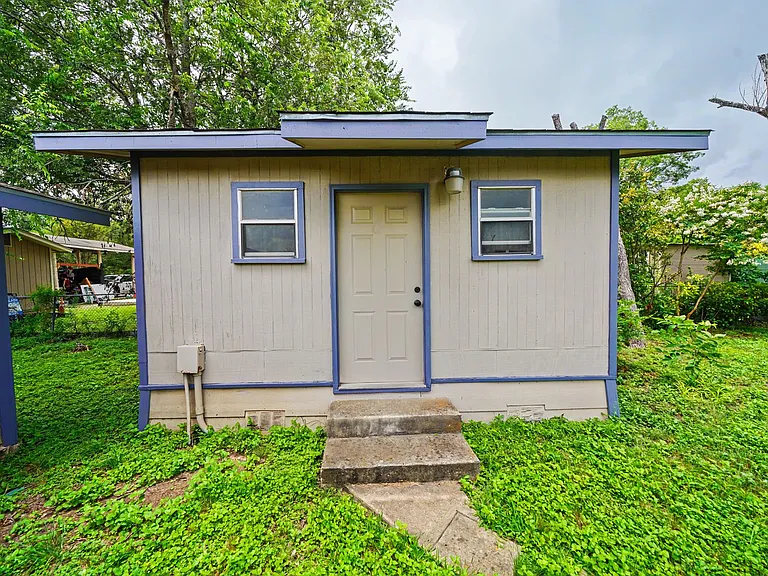 12715 Middle Ln — Photo 41