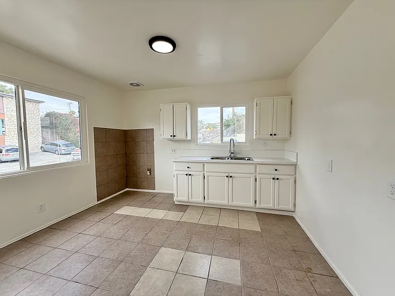 Union Place Apartments — Photo 8