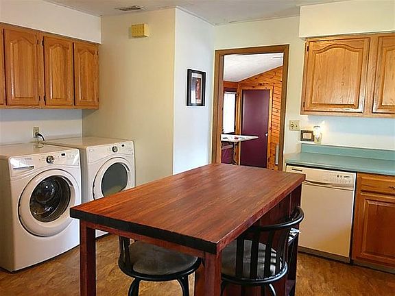 4th image of 2436 Meadow Dr