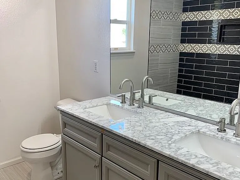 19197 E Bellewood Dr — Photo 10