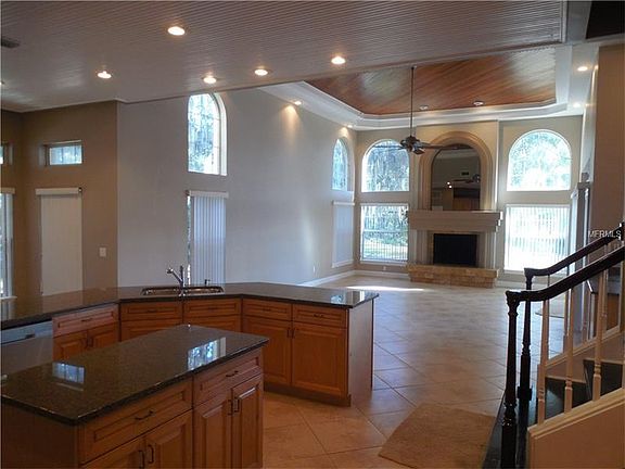 5th image of 15905 Danboro Ct