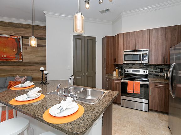 5th image of 3450 Blair Cir NE #7002