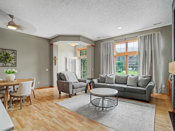 364 Valley Cmns, Hudson, WI 54016