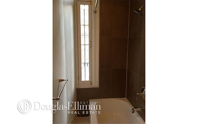 Rented by Douglas Elliman | media 33