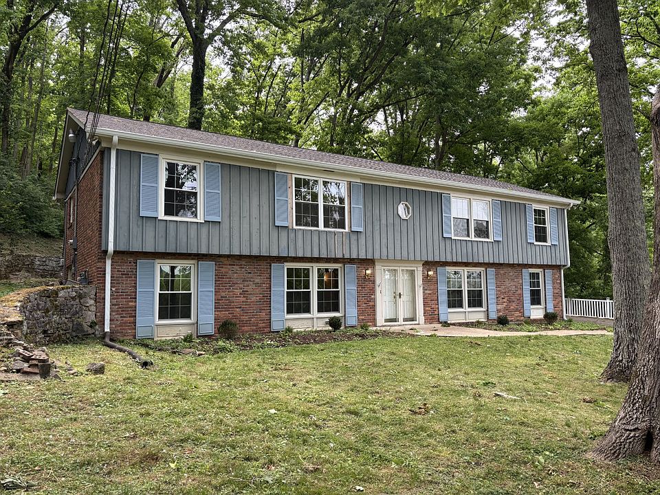 1st image of 122 Featherstone Dr