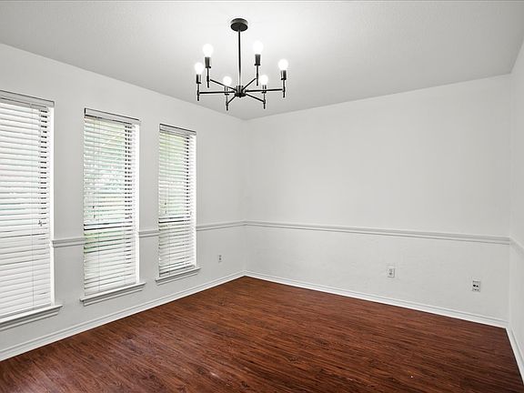 4th image of 2309 Lawndale Dr