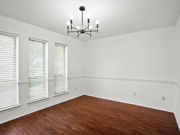 2309 Lawndale Dr — Photo 4