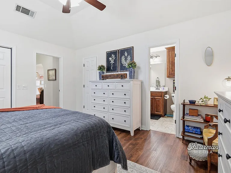 1215 Amherst St — Photo 15