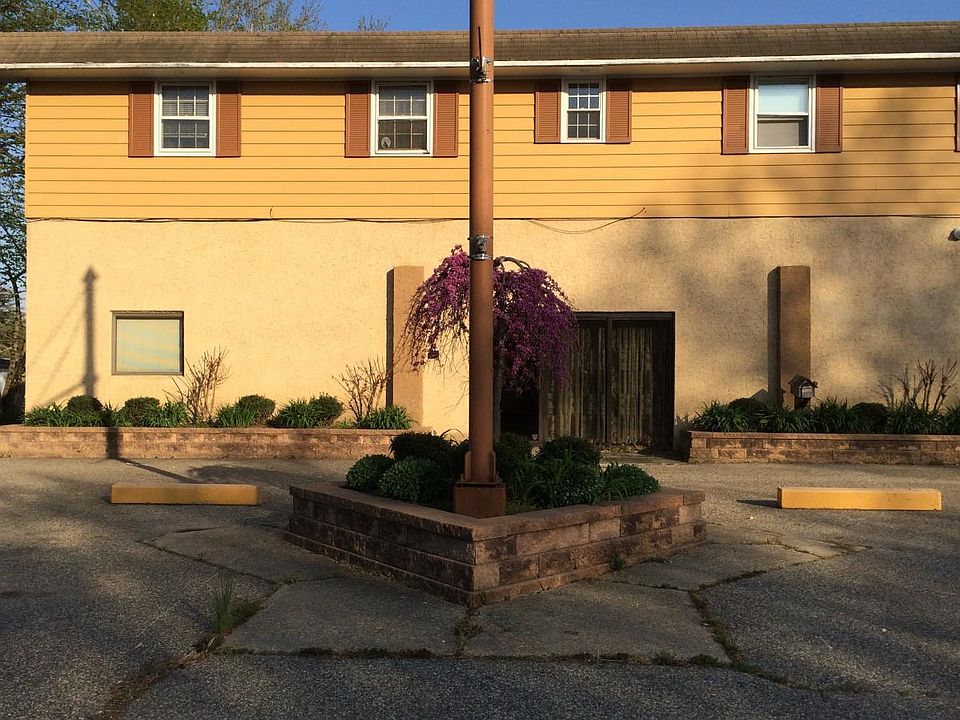 Front of Property, tenant parking in rear of property