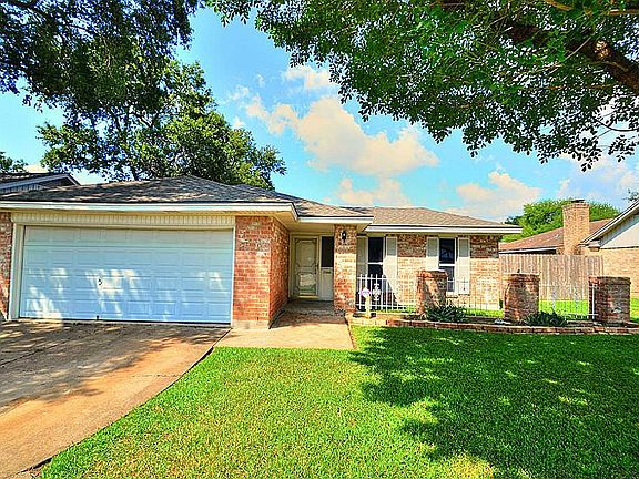 3rd image of 14431 Duncannon Dr