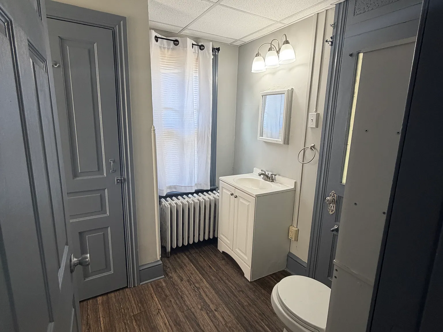 1 bed, 800 sqft, $1,350 — Photo 3