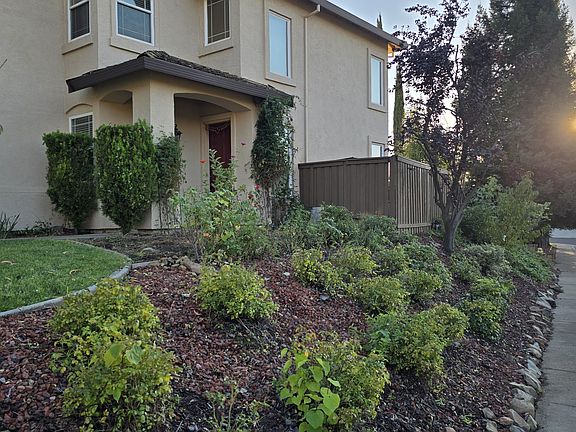 4th image of 190 Larkhall Cir