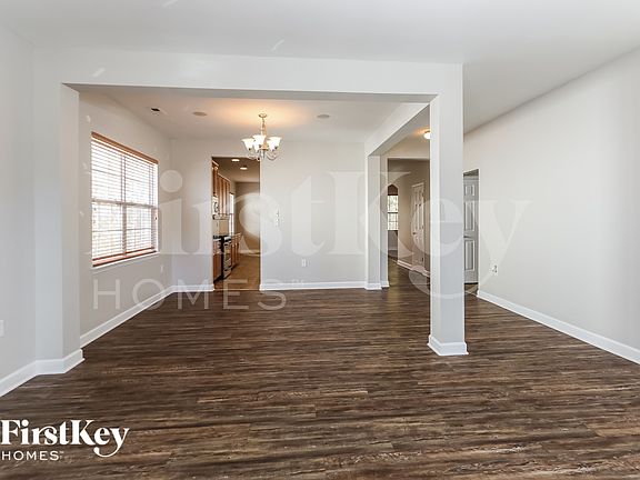3rd image of 1376 Bottle Brush Ln