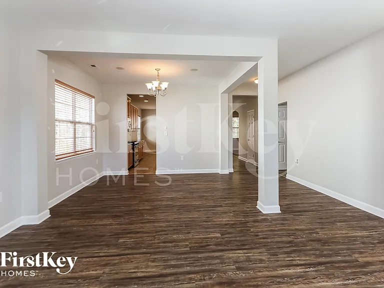 1376 Bottle Brush Ln — Photo 3