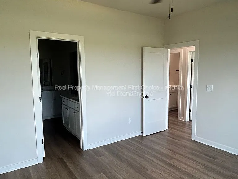 138 N Gowen St — Photo 15
