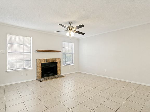 4th image of 1265 Dallas Dr