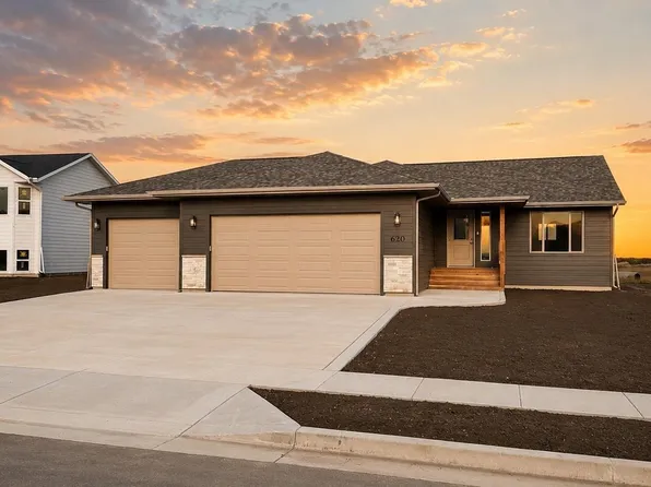 620 Bull Run Dr, Box Elder, SD 57719