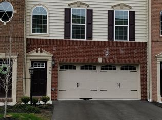 1905 Pointe View Dr #7E, Mars, PA 16046