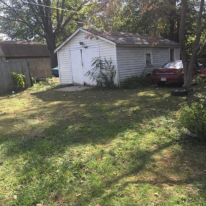 2nd image of 131 E Minneapolis Ave