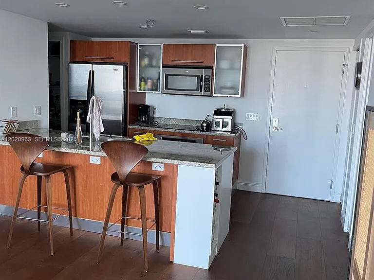 185 SW 7th St #3209 — Photo 16