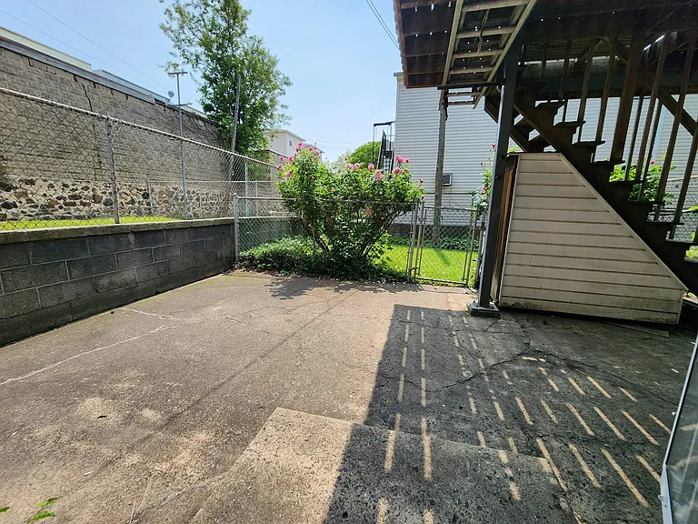 11 Reserve Ave #3 — Photo 5