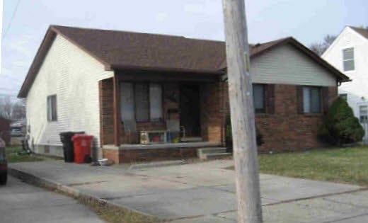 2nd image of 28839 Melvin St