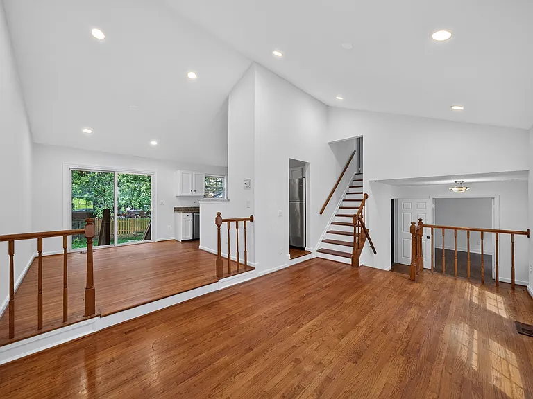 8 Worthington Ct — Photo 14