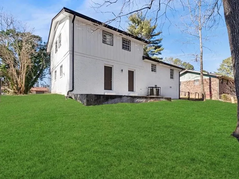 3800 Leisure Ln — Photo 13