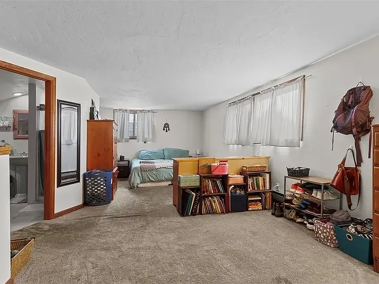 110 S Harris St — Photo 12