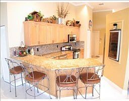 4th image of 3051 Lakewood Dr