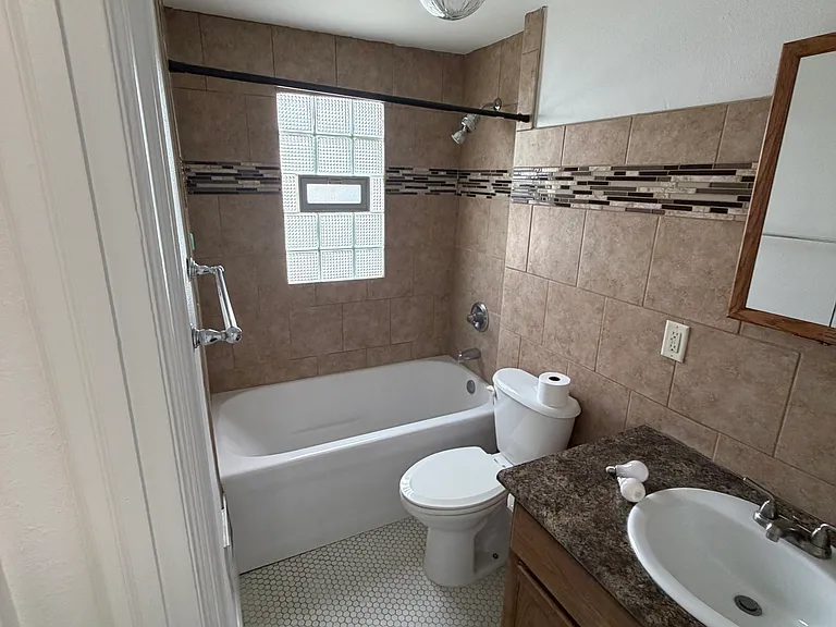 116 Arden St — Photo 23