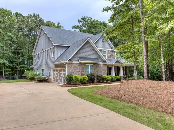 59 Winding Lake Dr, Hamilton, GA 31811