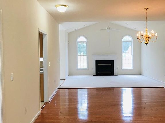 3rd image of 3461 Fitchetts Ln