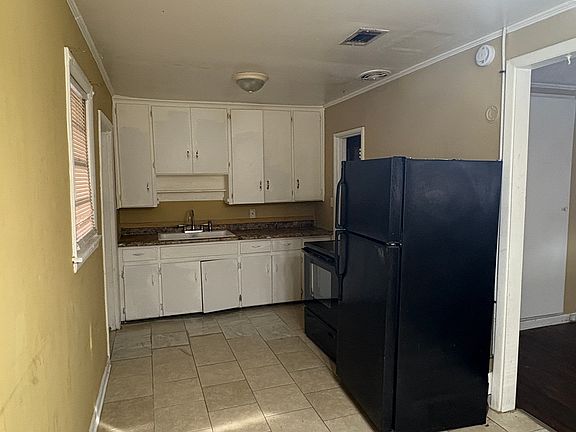 5th image of 622 6th St