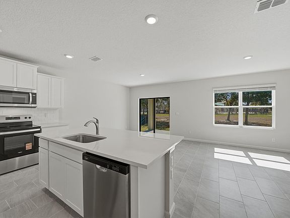 3rd image of 9509 Silver Sands Ln