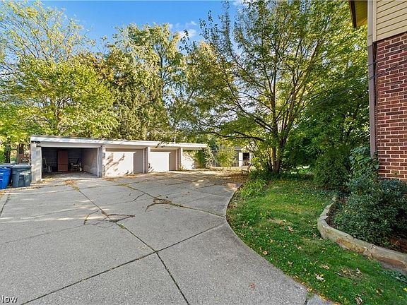 4th image of 14724 Clifton Blvd