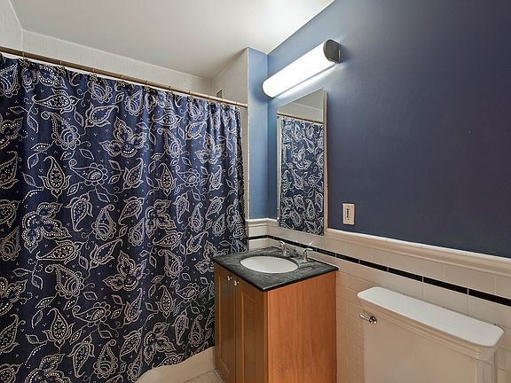 5th image of 483 Washington Ave APT 5A